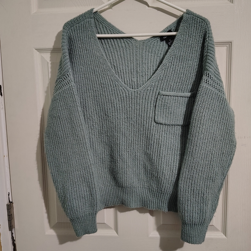 Rue21 & Pink RoseV-Neck Sweater - Small